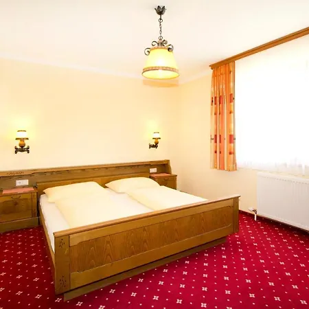 Отель Garni Hochwurzen 3*