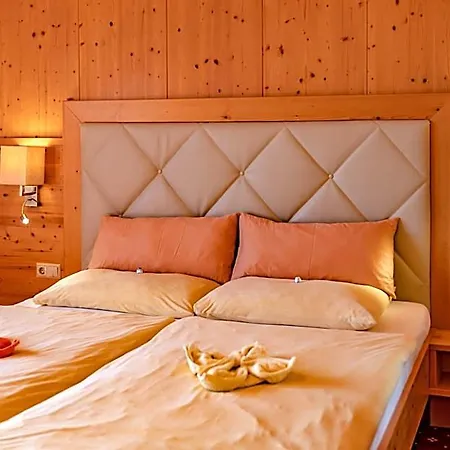 Hotel Garni Hochwurzen 3*