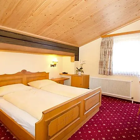 Hotel Garni Hochwurzen 3*