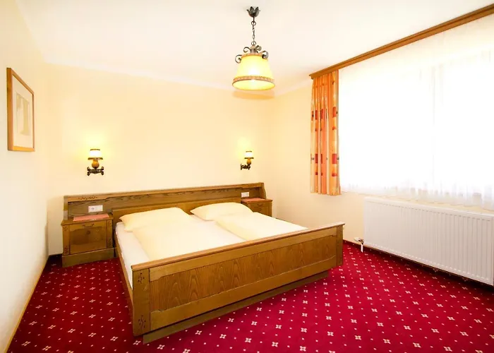 Hotel Garni Hochwurzen 3*